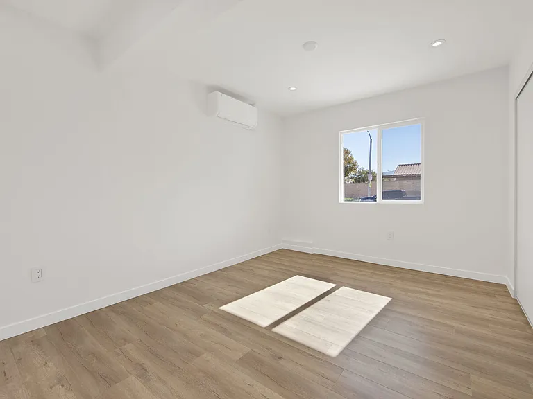 3333 Fairfield Ave #B — Photo 5