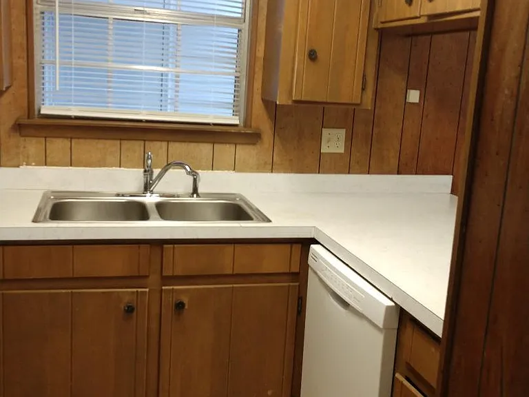 106 Valencia Dr — Photo 4