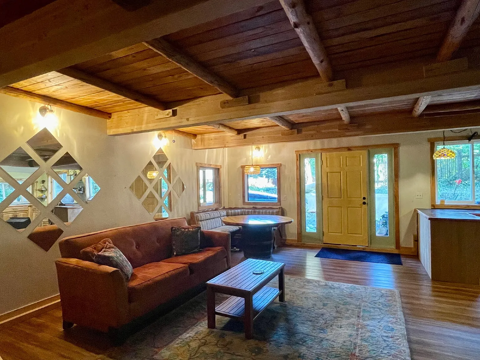 3 bed, 1.0 bath, 1500 sqft, $3,300 — Photo 3