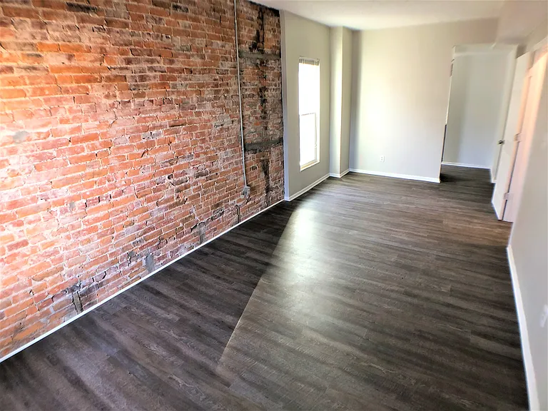 881 1/2 Oak St — Photo 23
