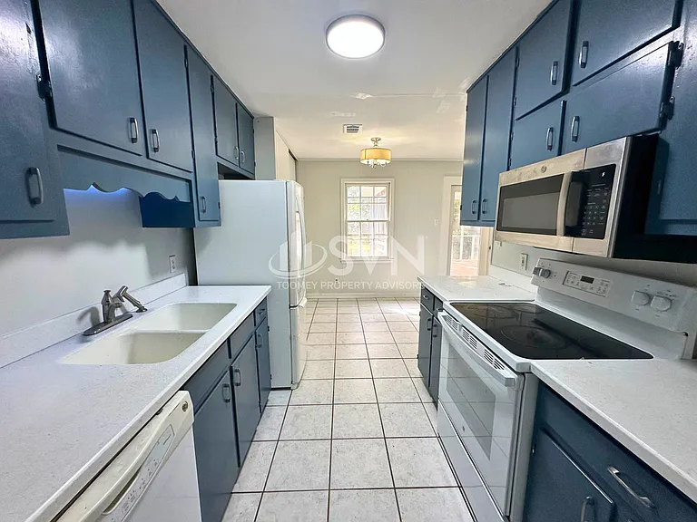 110 Windsor Dr — Photo 10