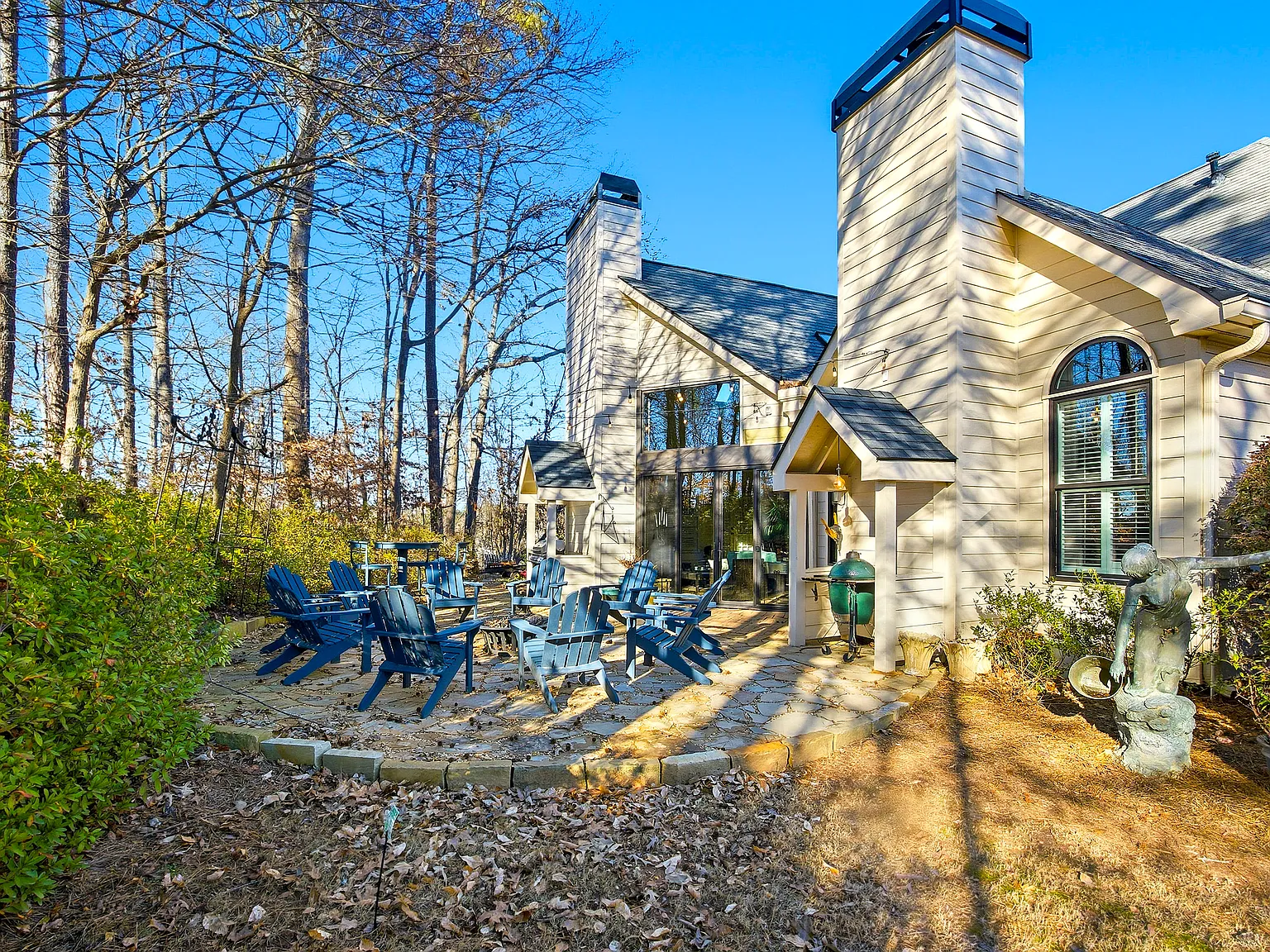 4 bed, 4.5 bath, 4397 sqft, $6,000 — Photo 4