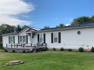 61 Hickory Rd, Scenery Hill, PA 15360