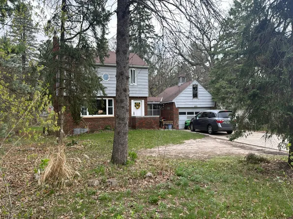 837 Tanglewood Dr, Shoreview, MN 55126