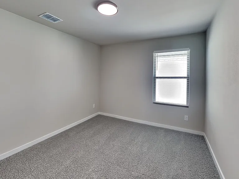 510 Green Grass Dr — Photo 11