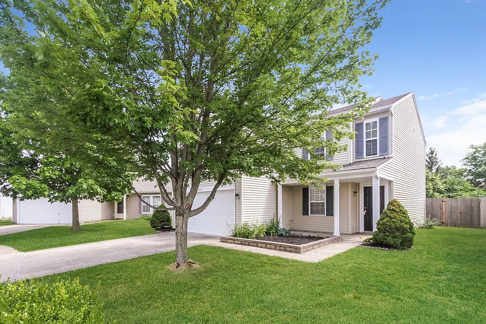 4 bed, 2.0 bath, 2328 sqft, $2,920 — Photo 2