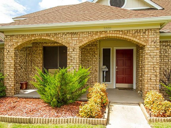 2nd image of 3001 Presidio Cir