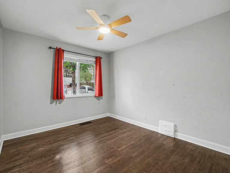 2216 S Clermont St — Photo 8