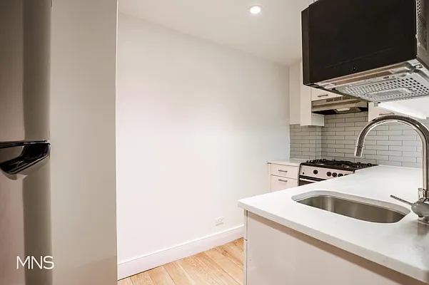 Rented by MNS Marketing | media 27