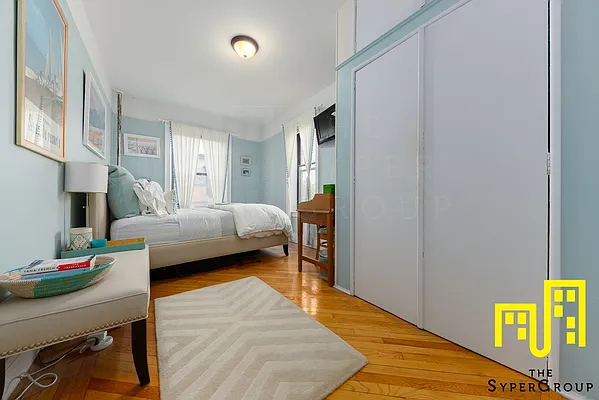 Rented by The Syper Group | media 19