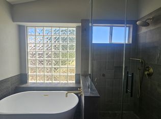 2201 E Williams Dr, Phoenix, AZ 85024