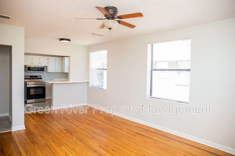 1 bed, 1.0 bath, 732 sqft, $1,250 — Photo 3