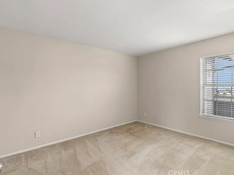 18312 Parkview Ln #202 — Photo 13