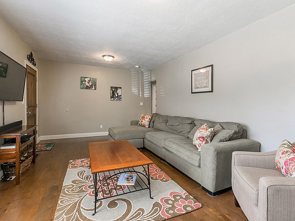 5th image of 2119 S King St
