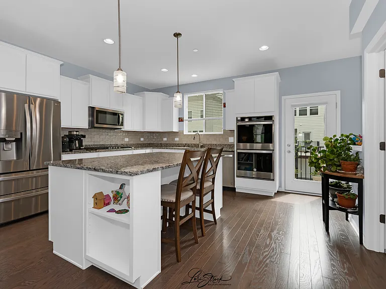 3568 Sawgrass Dr — Photo 2