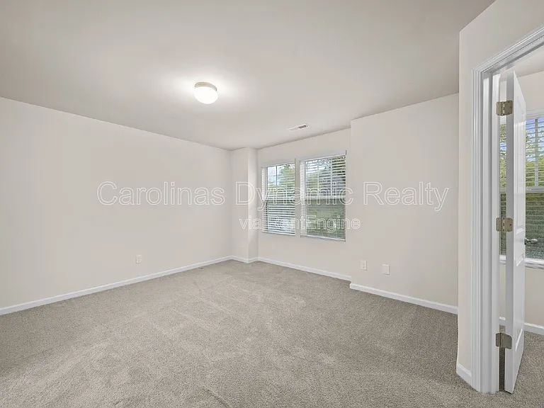 711 Lackey St — Photo 13