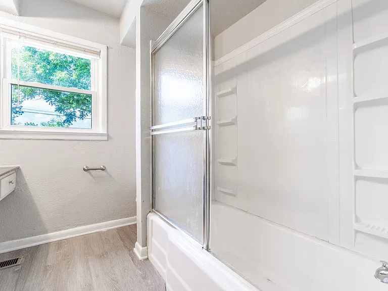 3806 Armour Ave — Photo 12