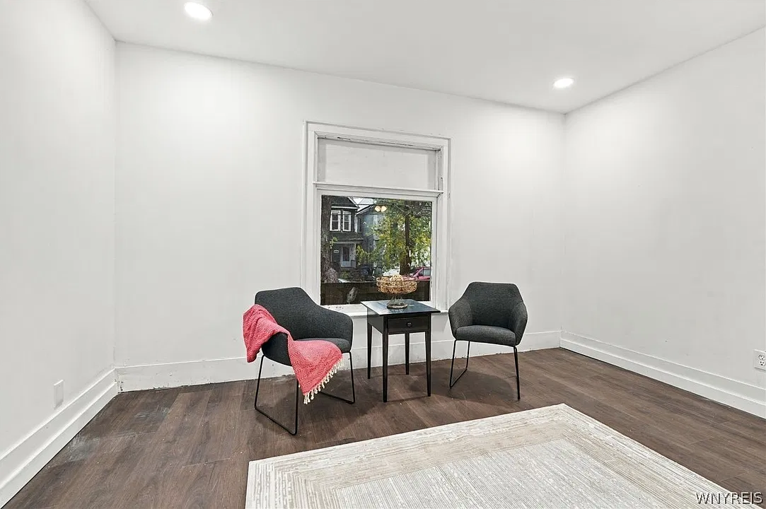 2 bed, 1.0 bath, 1248 sqft, $1,400 — Photo 4