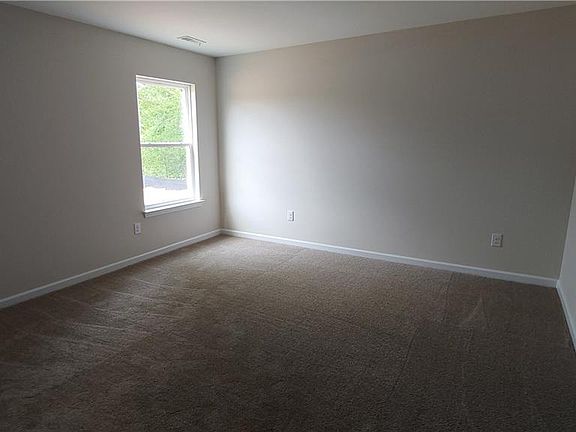 5th image of 114 Sue Ella Ct