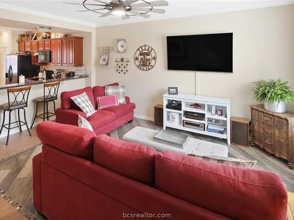 1000 Spring Loop APT 1704, College Station, TX 77840