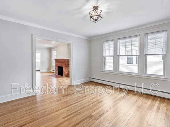 9 Bretton Rd Floor 2, West Hartford, CT 06119