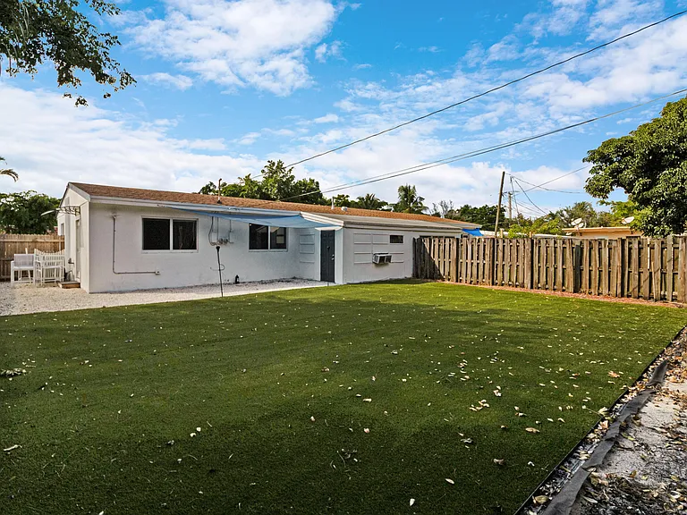 508 NE 12th Ave — Photo 15