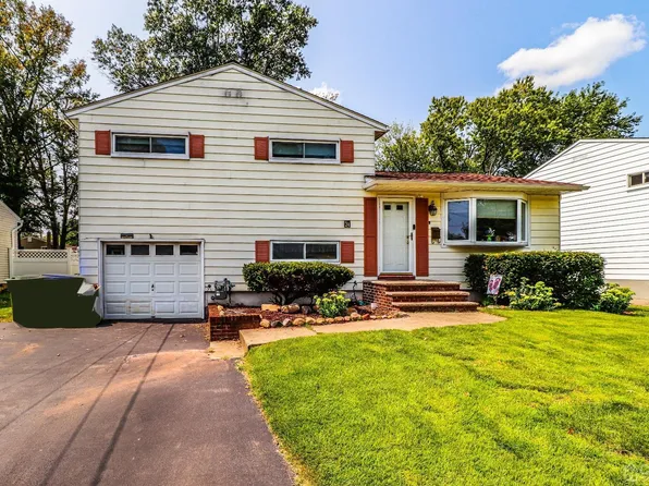 24 Finley Rd, Edison, NJ 08817