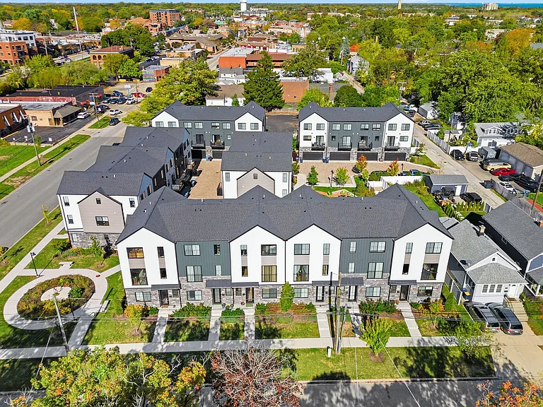Bloom Street Townhomes — Photo 10