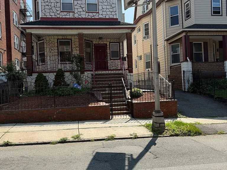 47 William St #2A — Photo 1