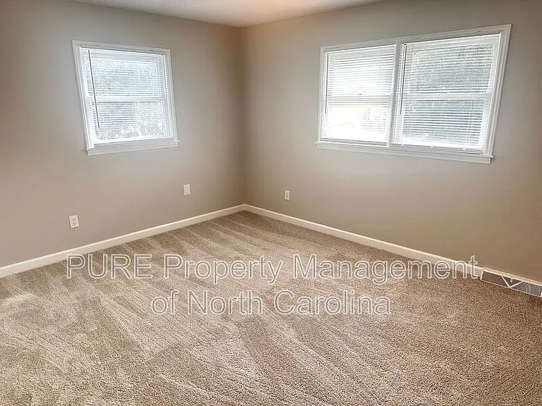 916 W 5th Ave #A — Photo 13