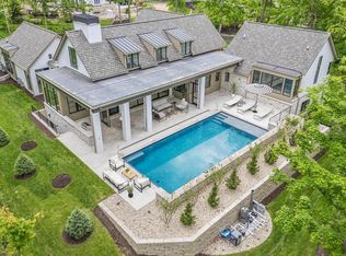 1572 North Creekside LANE, Lake Geneva, WI 53147