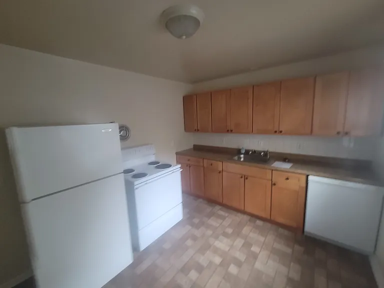 1600 Monroe Ave — Photo 4