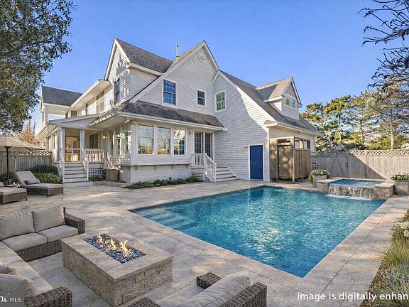 3rd image of 101 Rose Ct