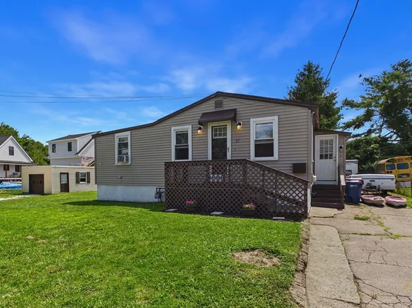 21 Golf St, Fairhaven, MA 02719