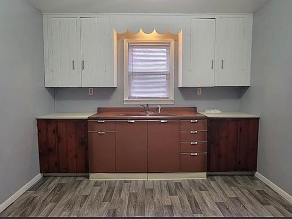 2nd image of 708 Richard St