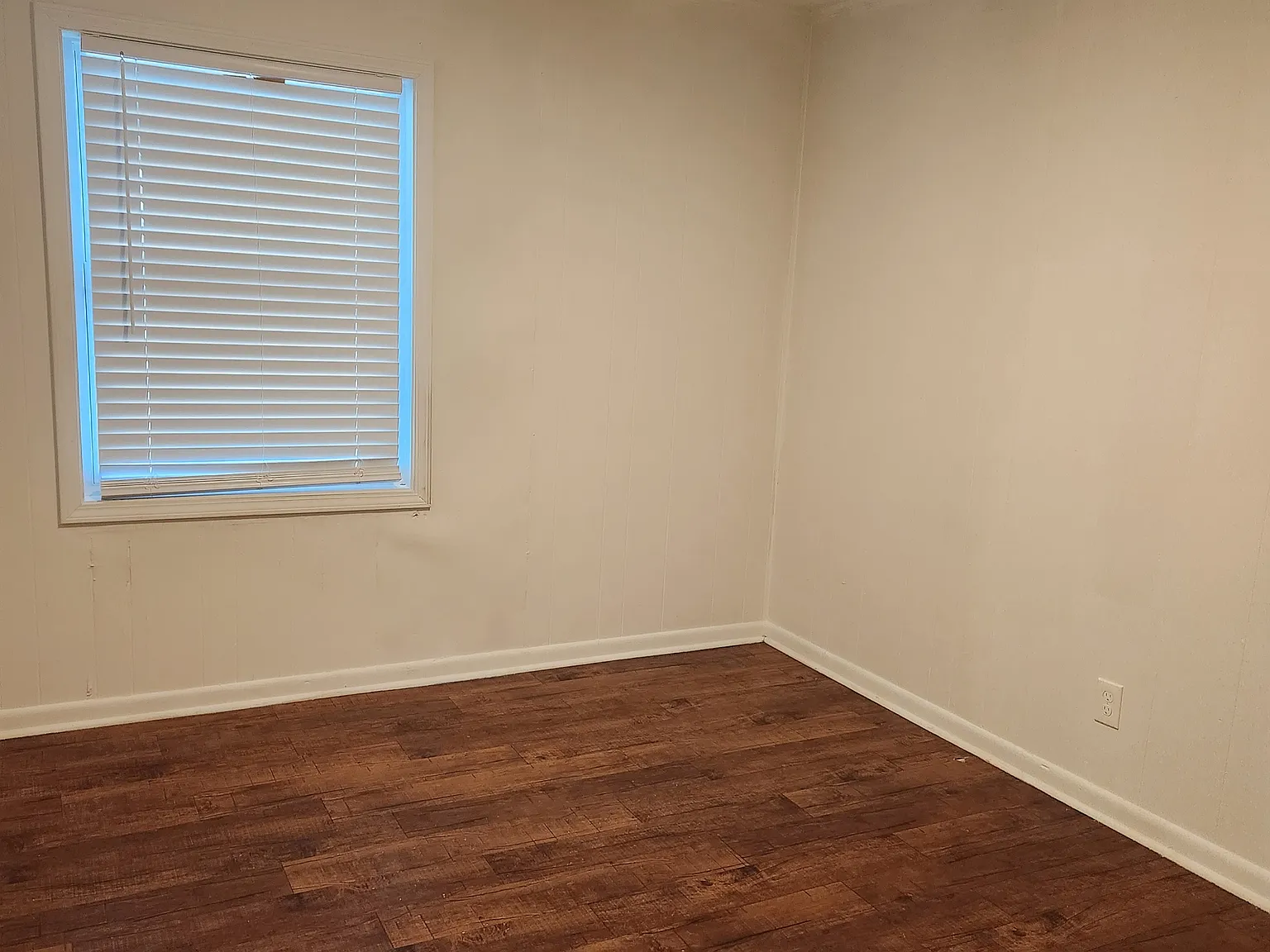 3 bed, 1050 sqft, $1,400 — Photo 3