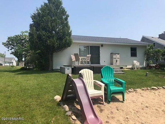 5th image of 7341 Holiday Dr