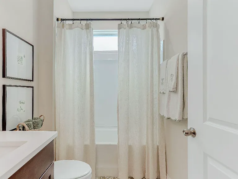 72 McRorrie Dr — Photo 33