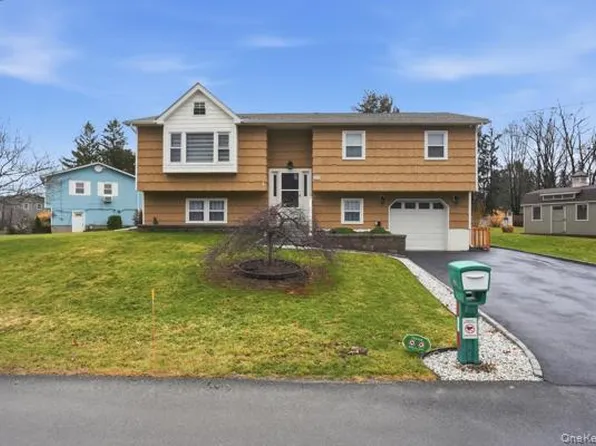 209 Summit Drive, New Windsor, NY 12553