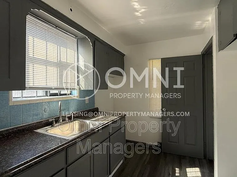 9747 Somerset Ave — Photo 6