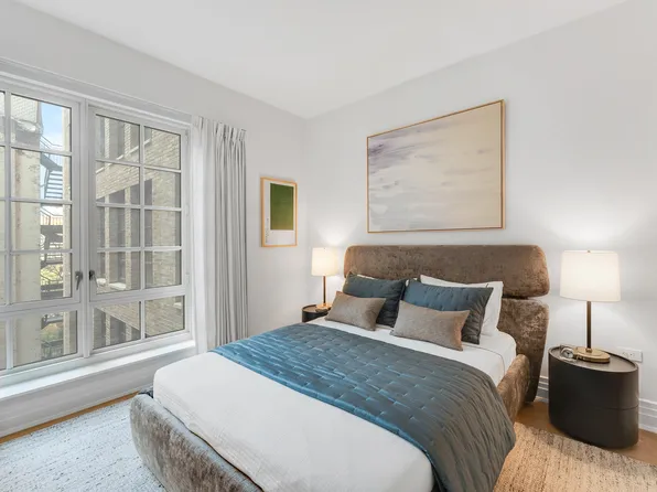 16 Fifth Avenue image 19 of 20