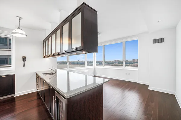 Rented by Nest Seekers International | media 36