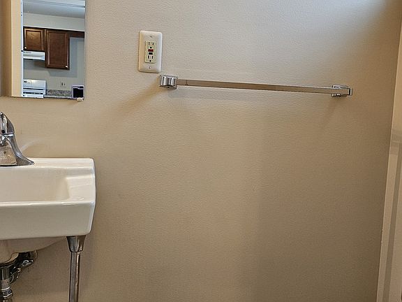 1st floor half bathroom