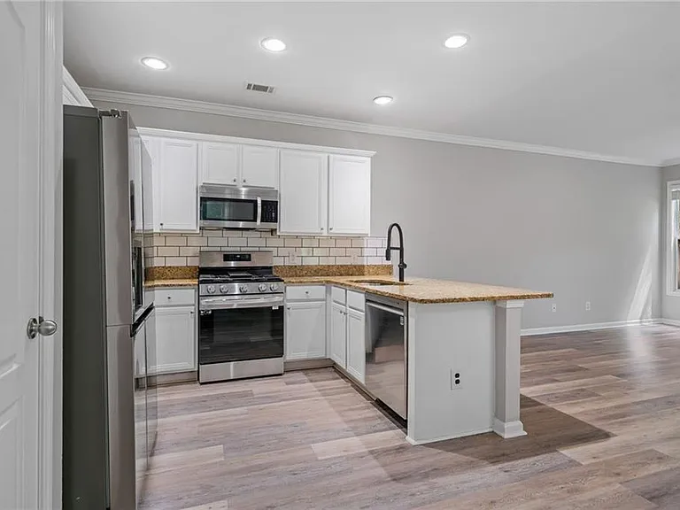 950 Firethorne Pass — Photo 3