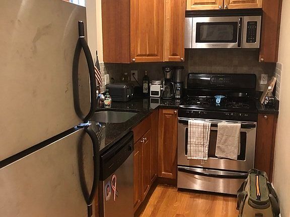 4th image of 232 Bunker Hill St APT 3