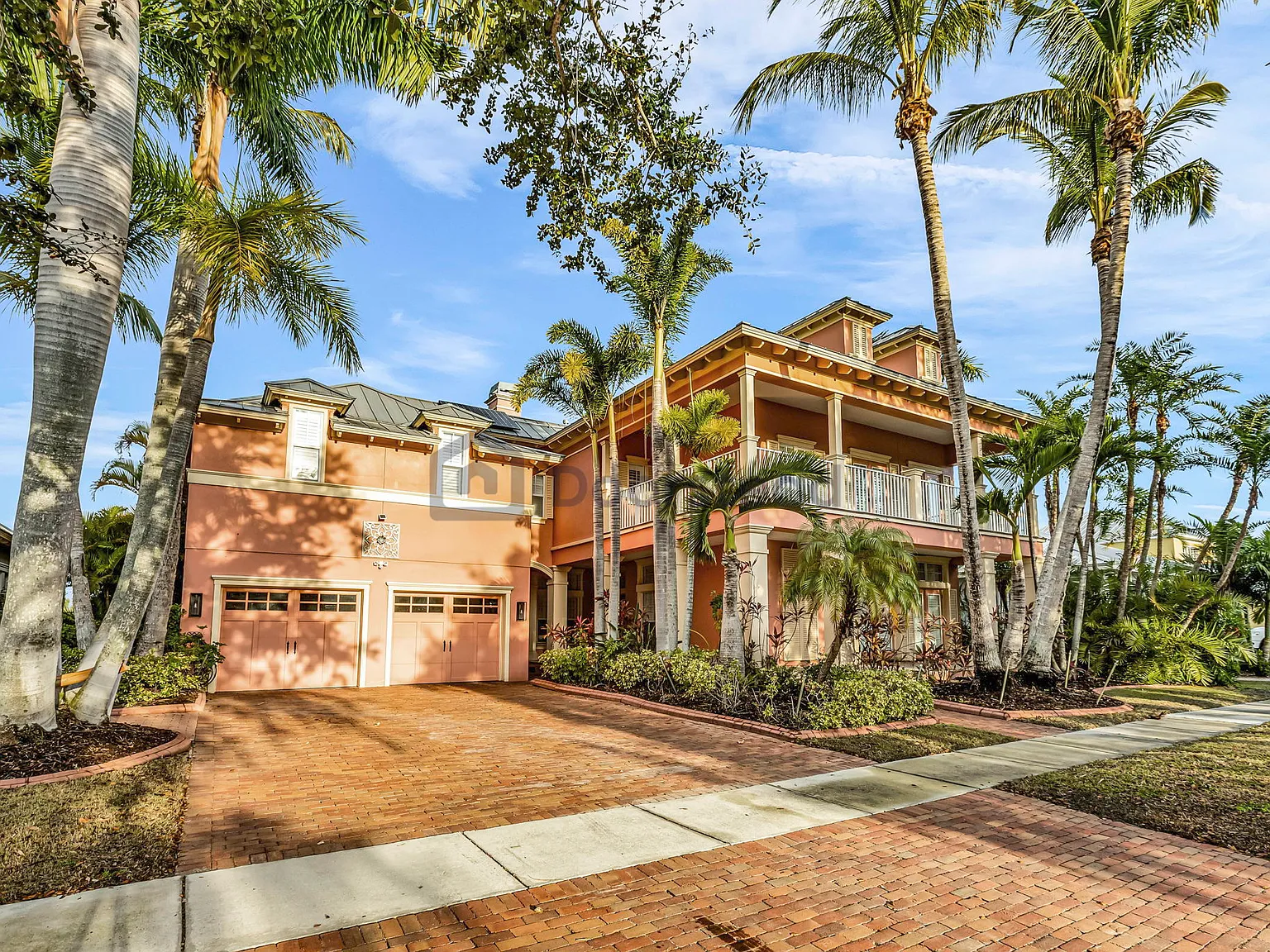 6 bed, 5.0 bath, 4500 sqft, $8,000 — Photo 3