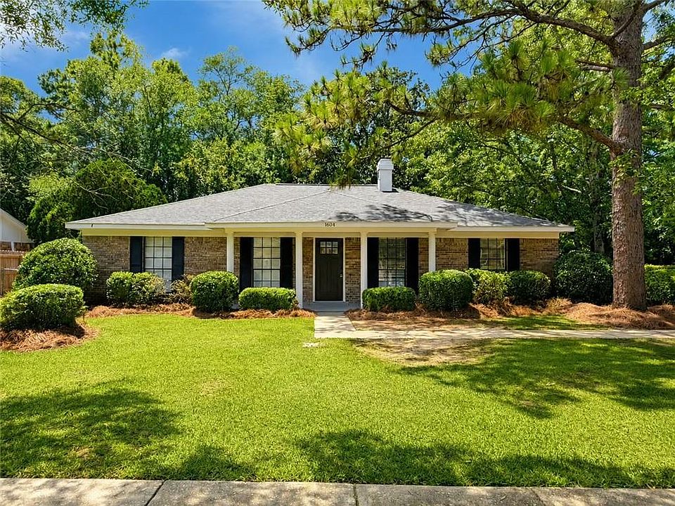 1st image of 1604 Longwood Pl