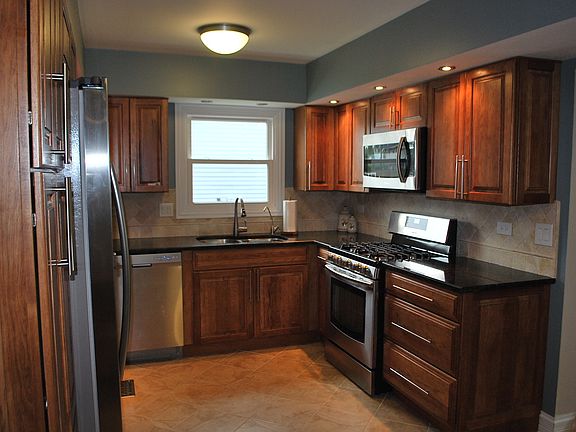 3rd image of 2985 Diane Dr
