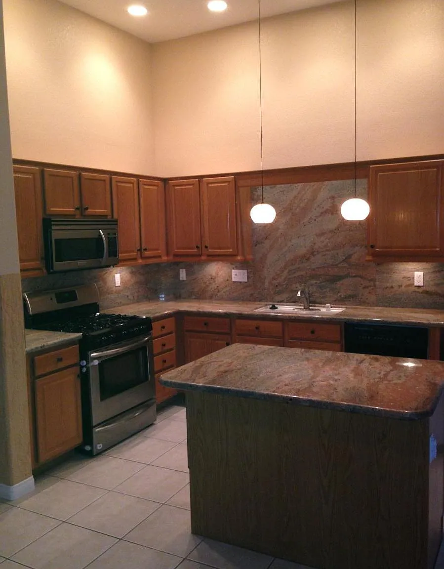 4 bed, 2.5 bath, 1889 sqft, $2,295 — Photo 3