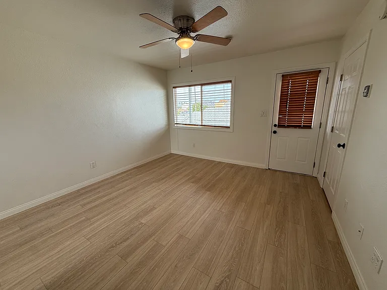 4730 W Point Loma Blvd #8 — Photo 3